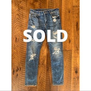 Men’s distressed American Eagle jeans: Size 30x32